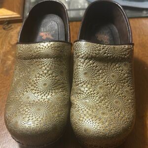 Dansko shoes